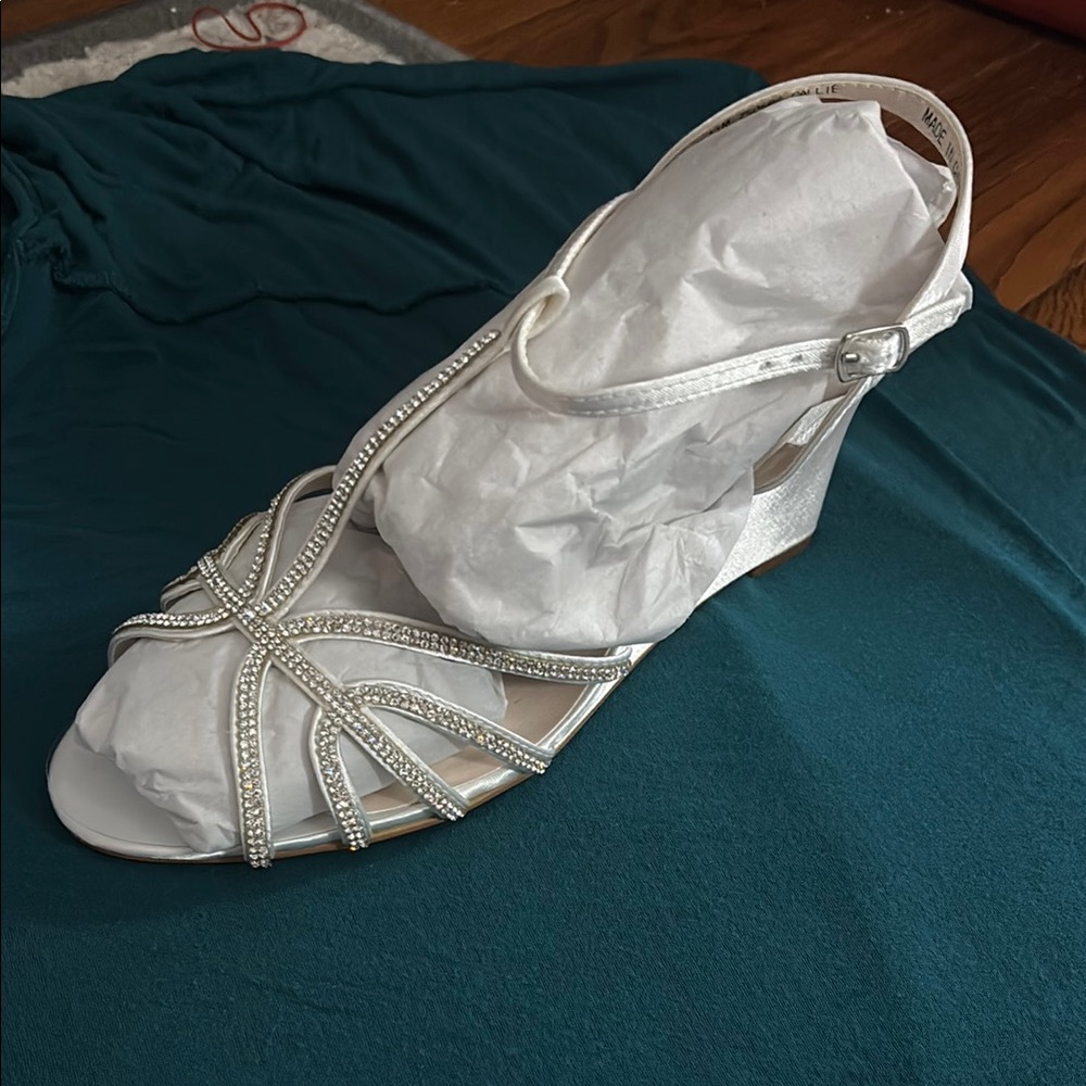 David's Bridal White Rhinestone Wedges 11